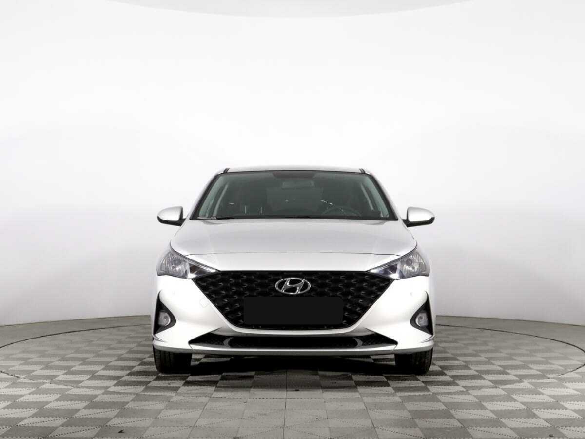 Купить Hyundai Solaris с пробегом. Фото: #1