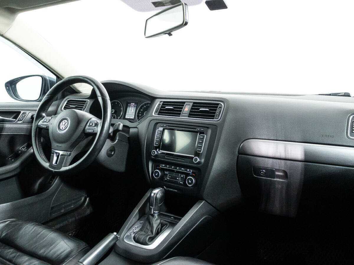 Купить Volkswagen Jetta с пробегом. Фото: #8