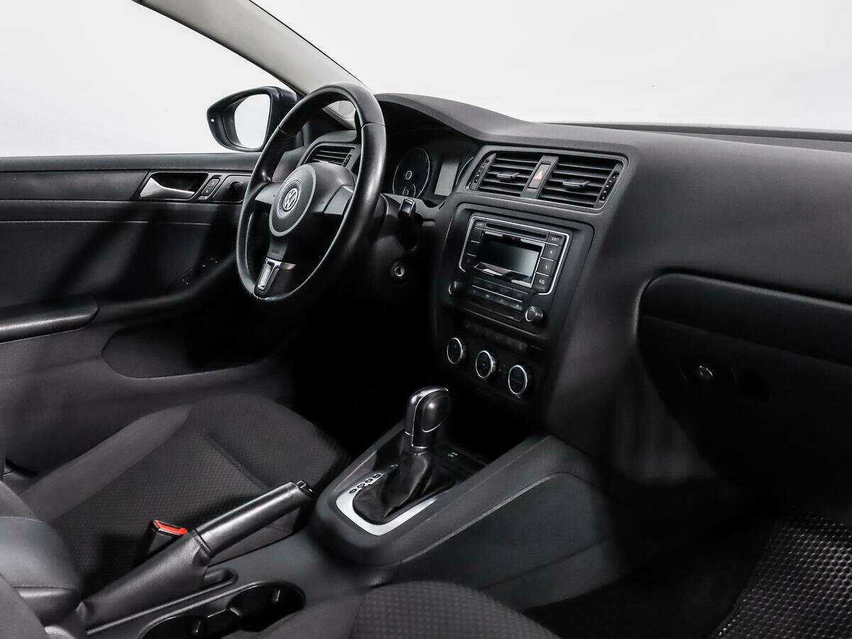 Купить Volkswagen Jetta с пробегом. Фото: #10