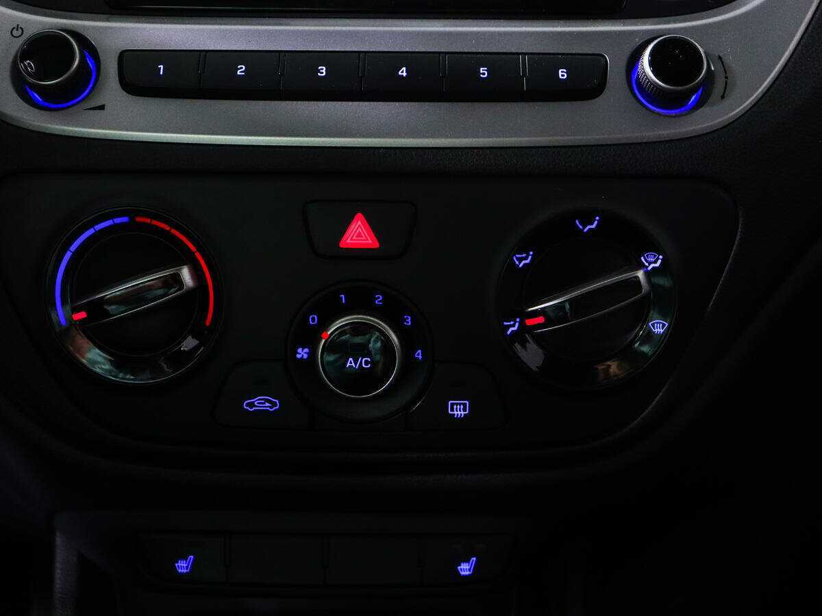 Купить Hyundai Solaris с пробегом. Фото: #12