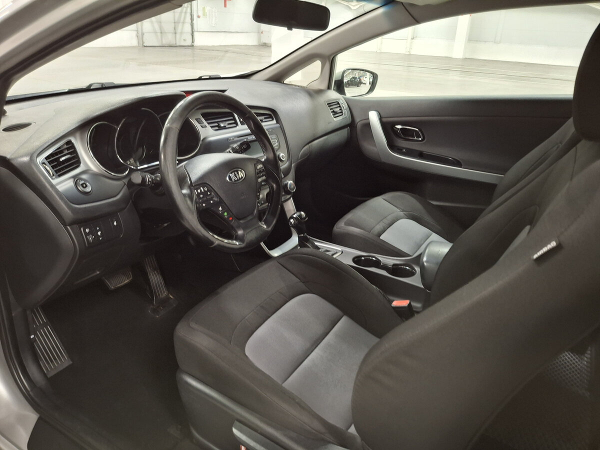 Купить Kia Ceed с пробегом. Фото: #15