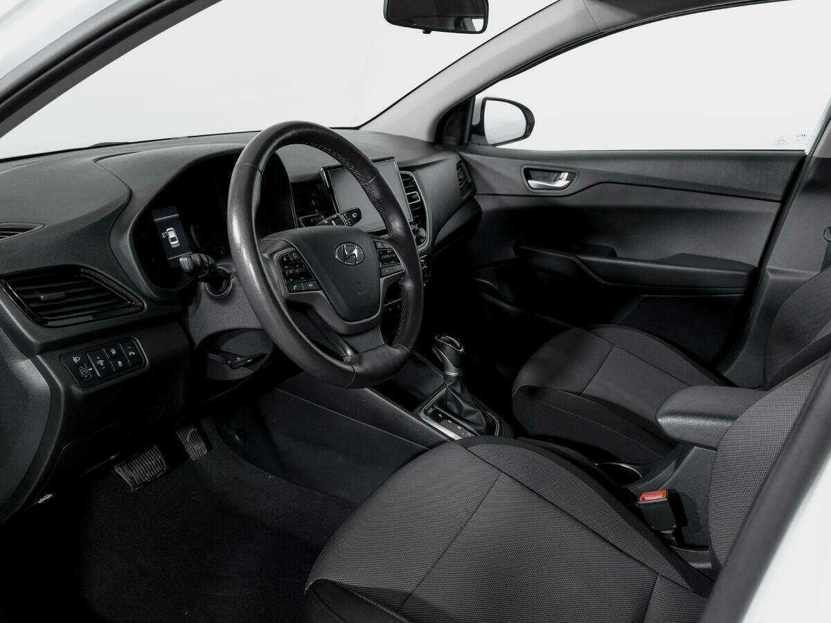 Купить Hyundai Solaris с пробегом. Фото: #13