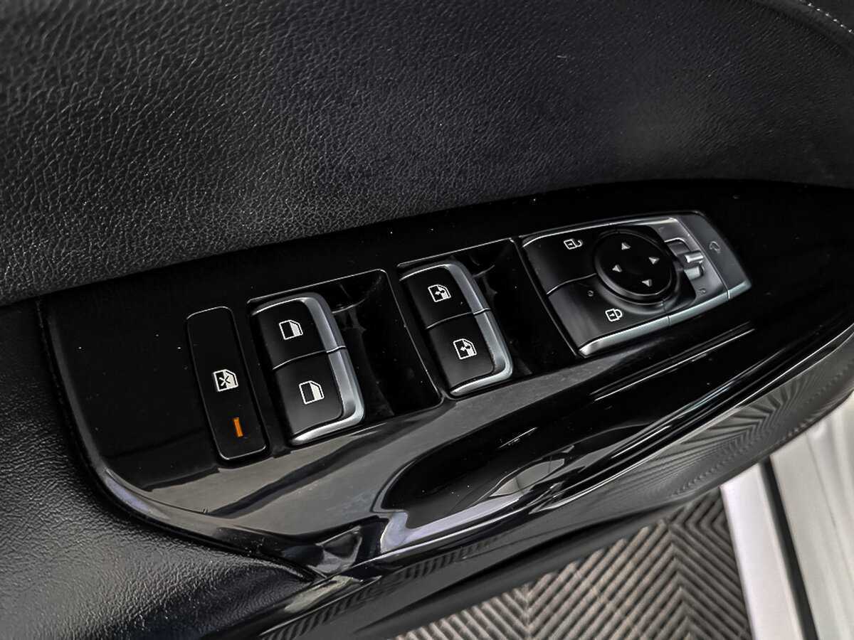 Купить Kia K5 с пробегом. Фото: #21