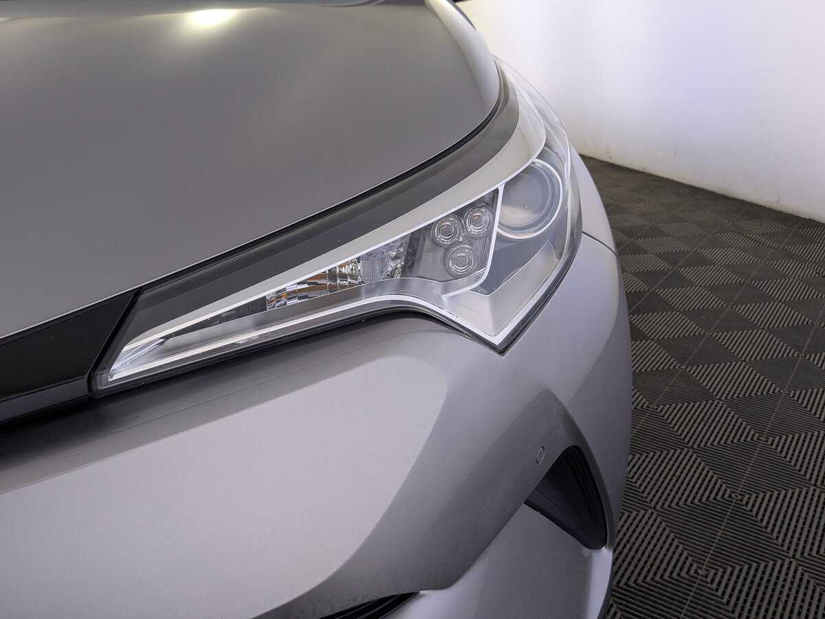 Купить Toyota C-HR с пробегом. Фото: #10