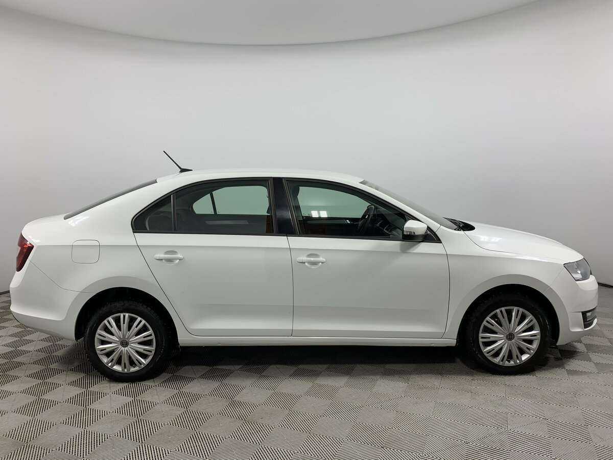 Купить Skoda Rapid с пробегом. Фото: #3