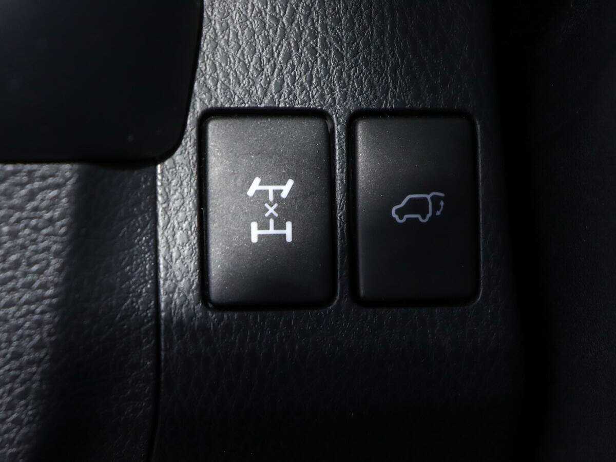 Купить Toyota RAV4 с пробегом. Фото: #17
