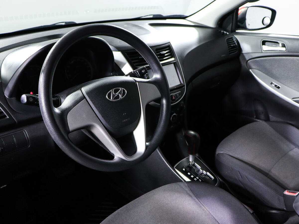 Купить Hyundai Solaris с пробегом. Фото: #11