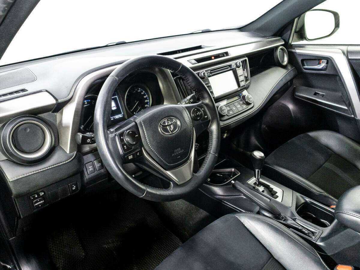 Купить Toyota RAV4 с пробегом. Фото: #10