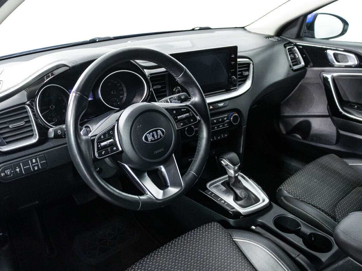Купить Kia Ceed с пробегом. Фото: #10