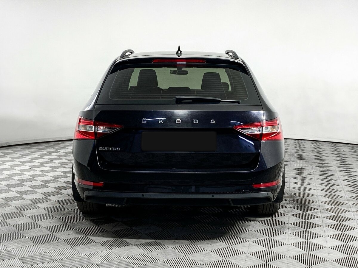 Купить Skoda Superb с пробегом. Фото: #4