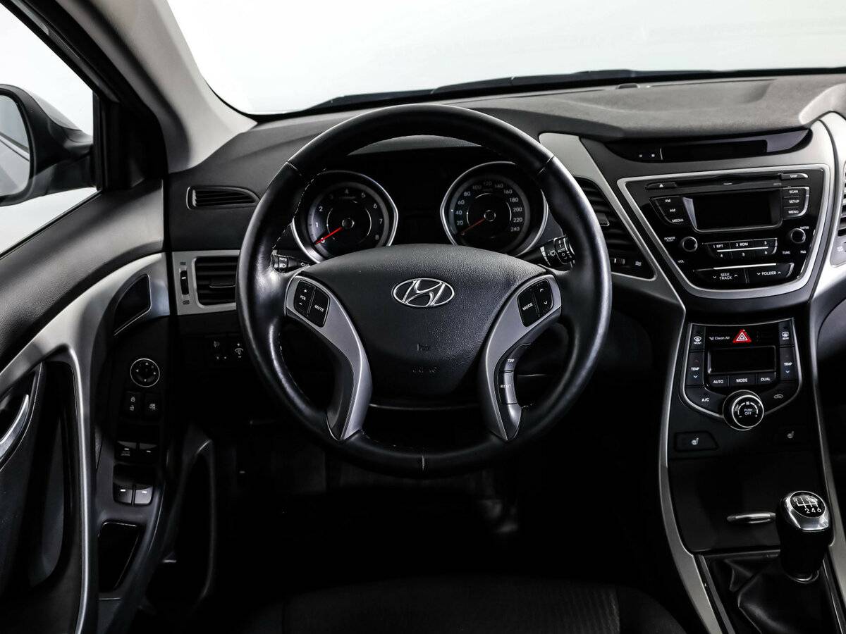 Купить Hyundai Elantra с пробегом. Фото: #8