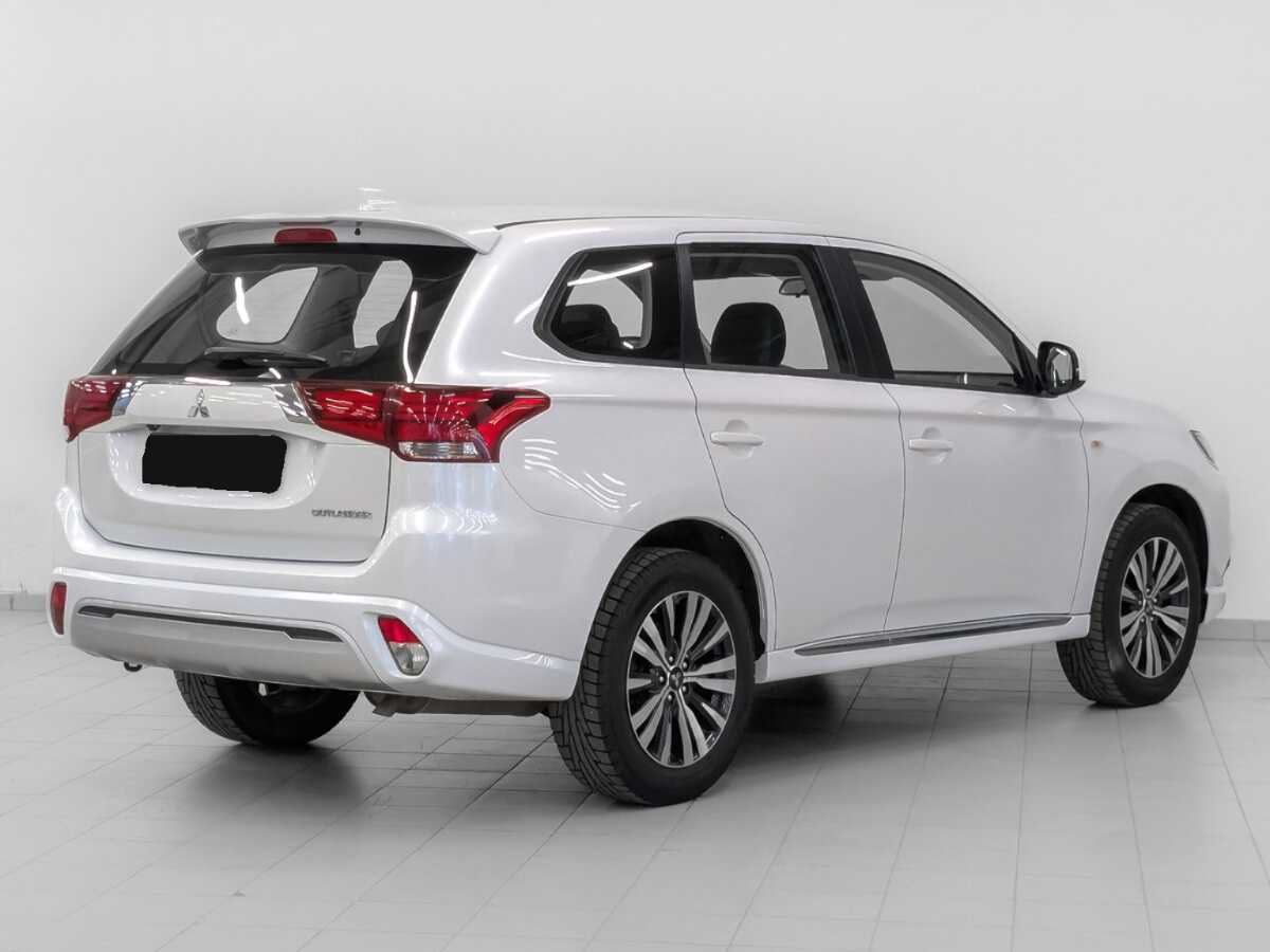 Купить Mitsubishi Outlander с пробегом. Фото: #4