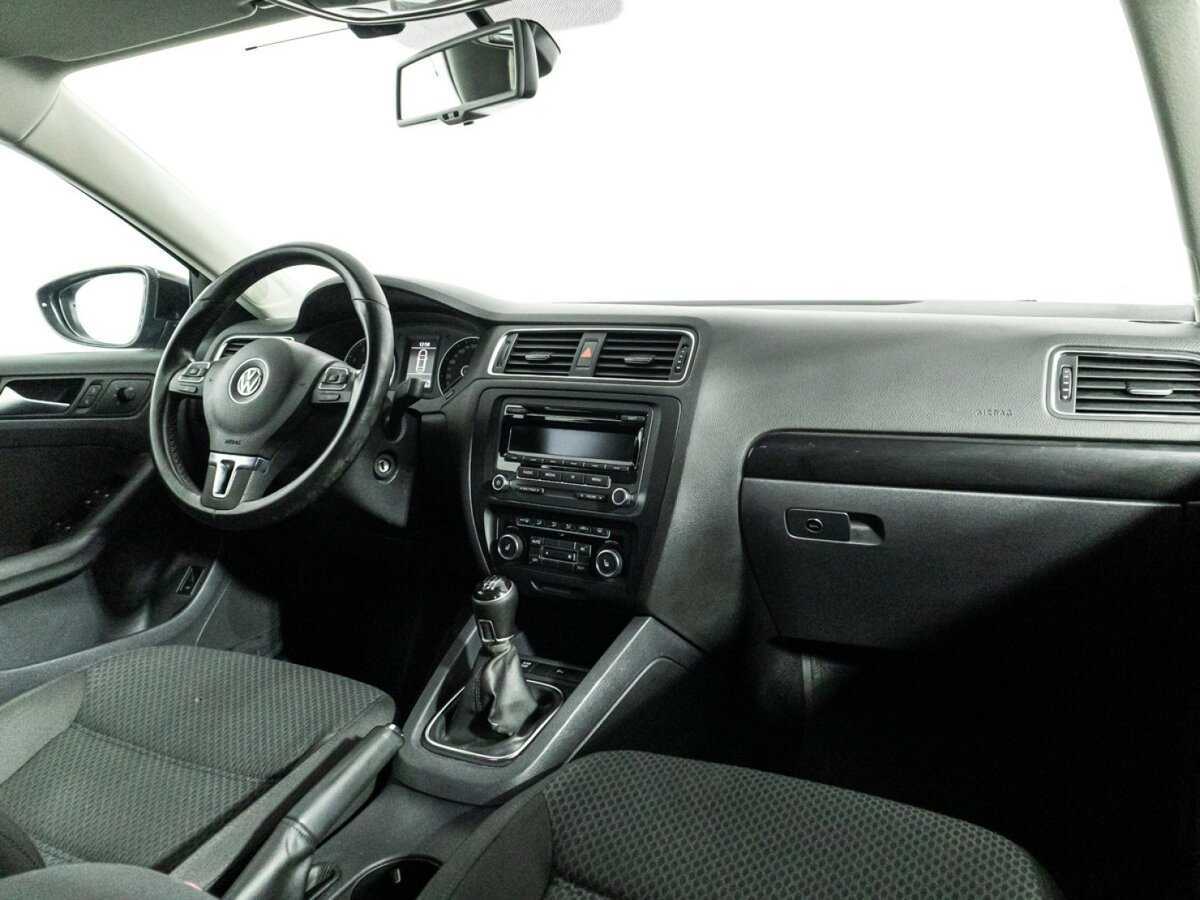 Купить Volkswagen Jetta с пробегом. Фото: #8