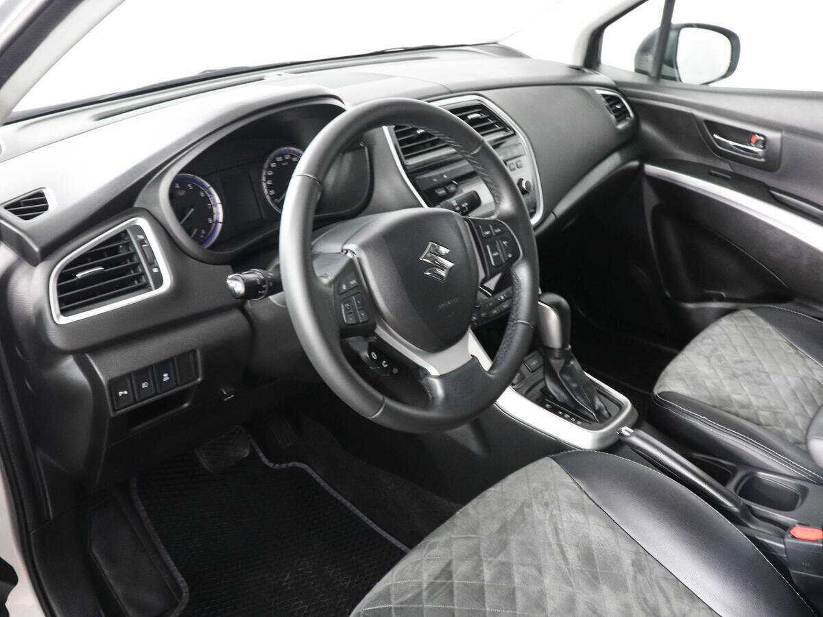 Купить Suzuki SX4 с пробегом. Фото: #4