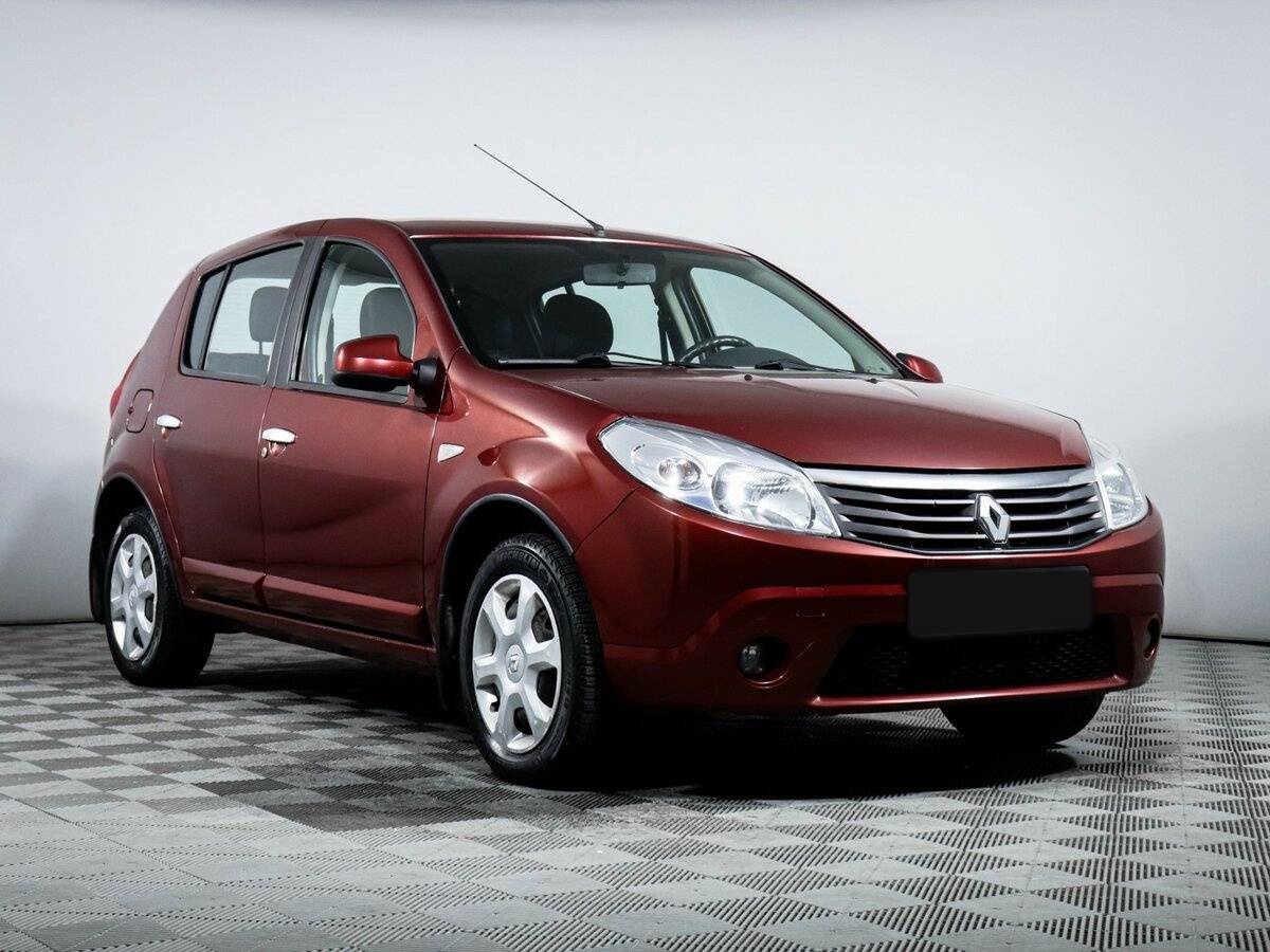 Купить Renault Sandero с пробегом. Фото: #2