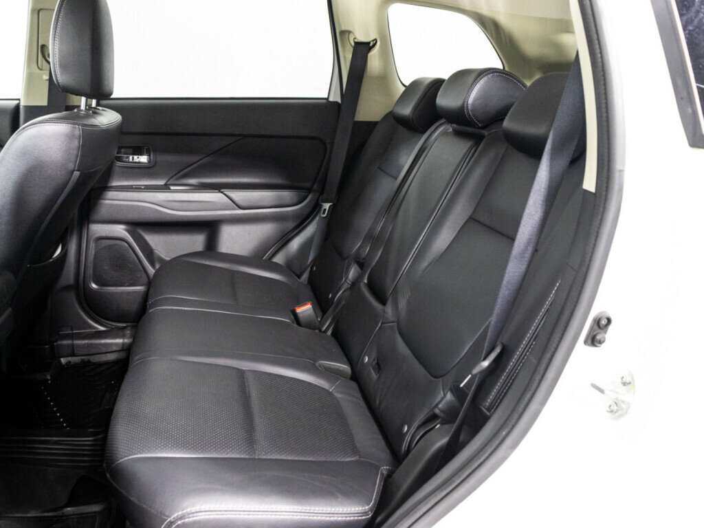 Купить Mitsubishi Outlander с пробегом. Фото: #9