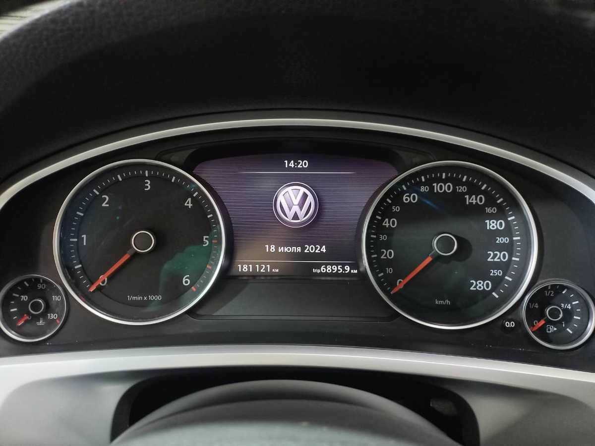 Купить Volkswagen Touareg с пробегом. Фото: #11