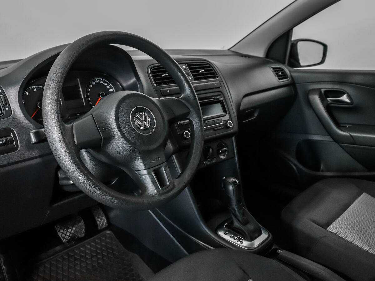 Купить Volkswagen Polo с пробегом. Фото: #8