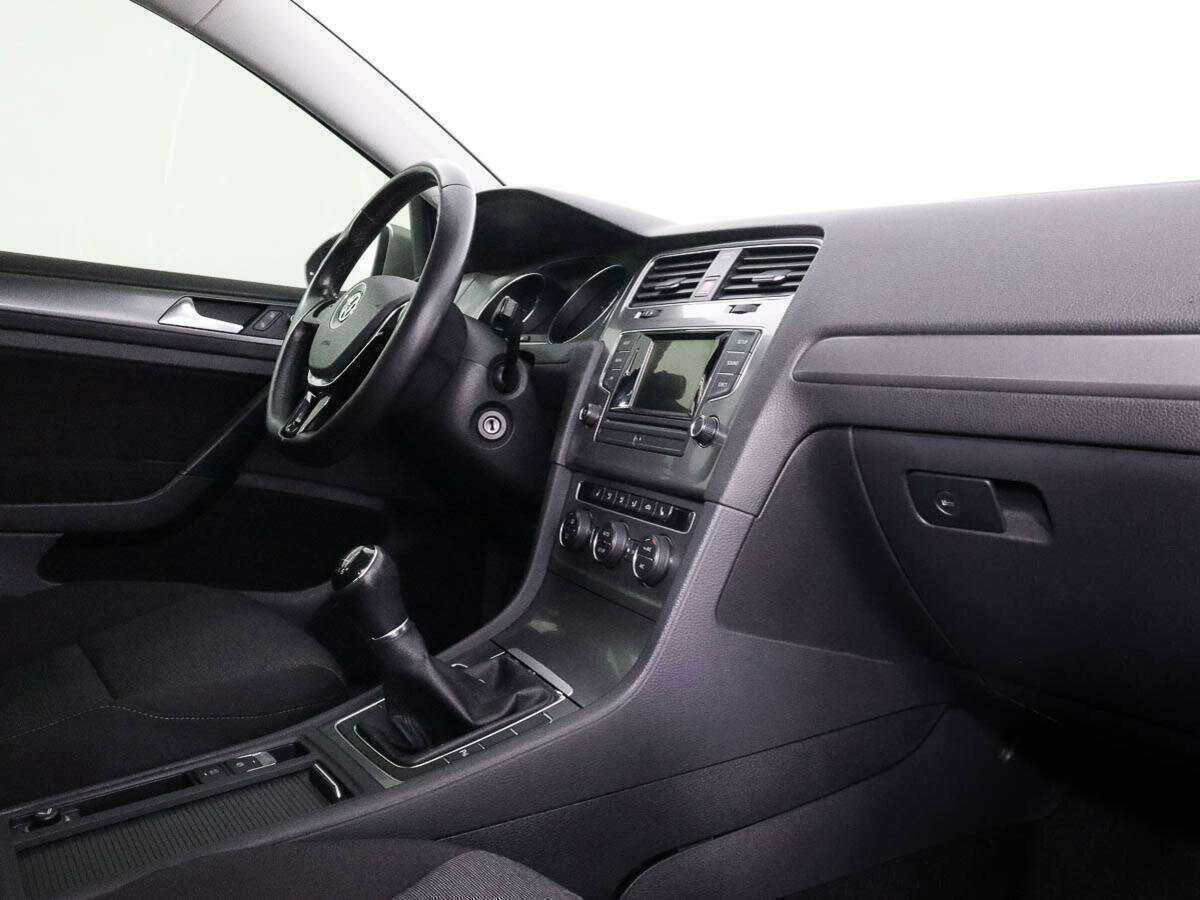 Купить Volkswagen Golf с пробегом. Фото: #5