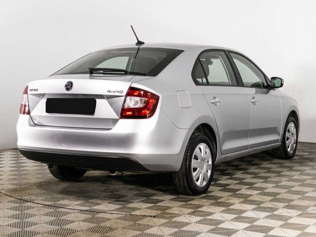 Купить Skoda Rapid с пробегом. Фото: #4