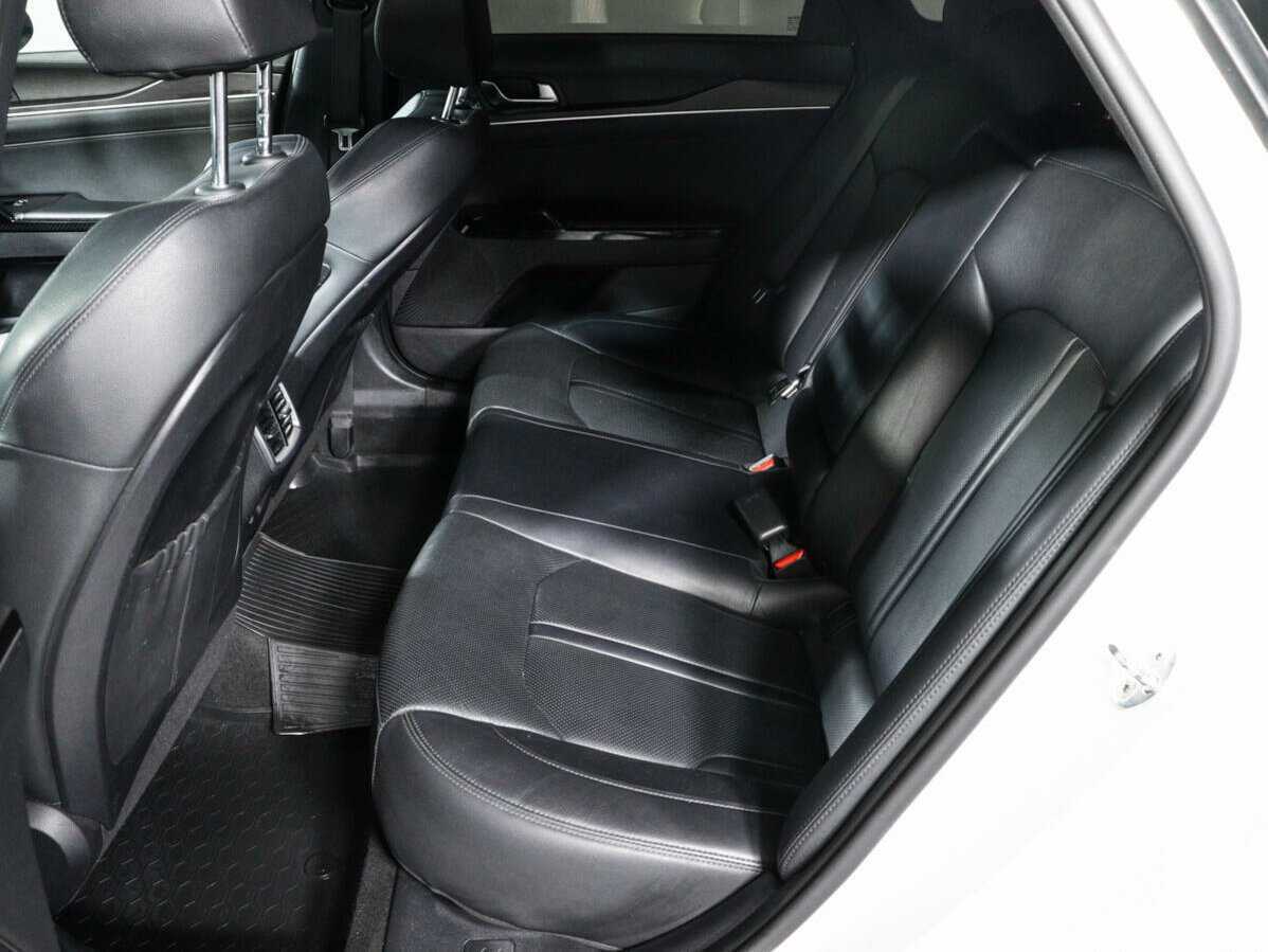 Купить Kia K5 с пробегом. Фото: #9