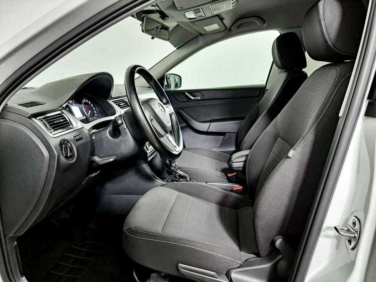 Купить Skoda Rapid с пробегом. Фото: #10