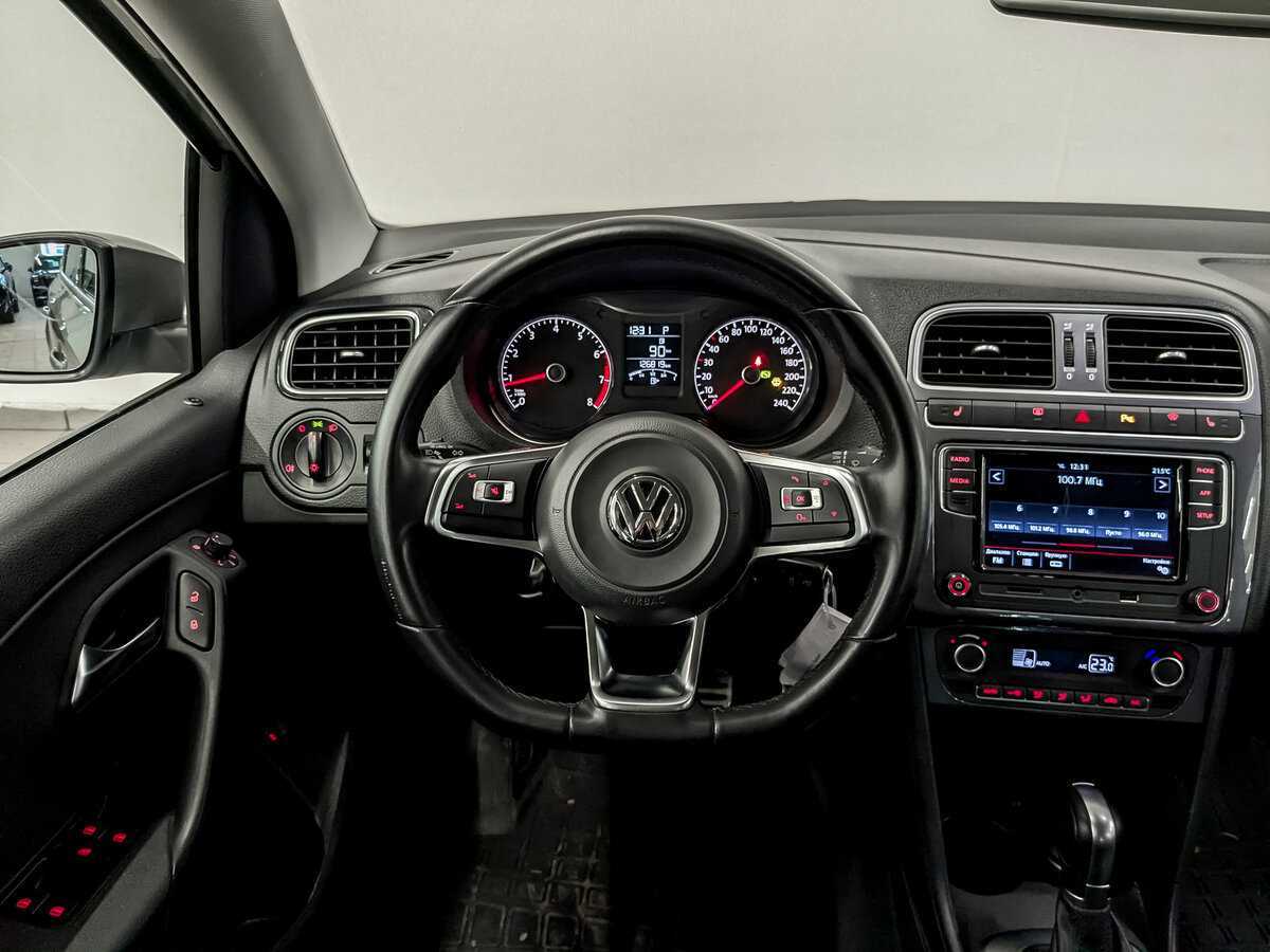 Купить Volkswagen Polo с пробегом. Фото: #19