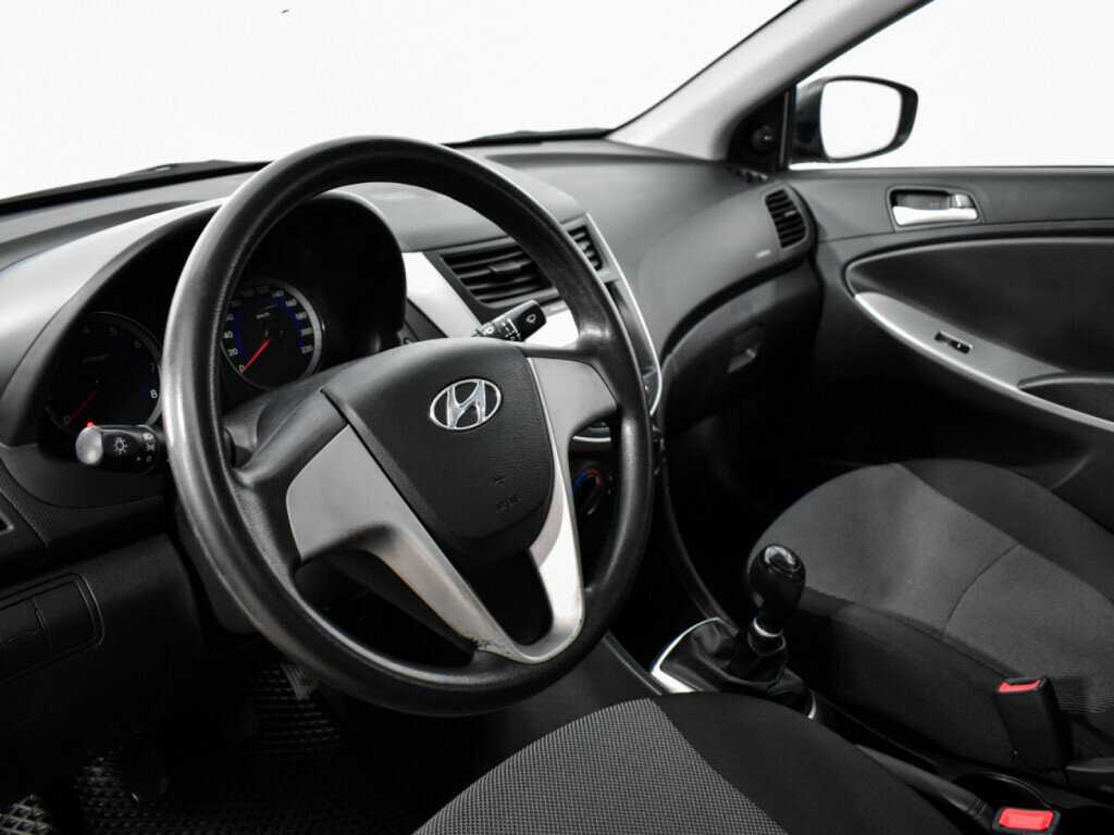 Купить Hyundai Solaris с пробегом. Фото: #6