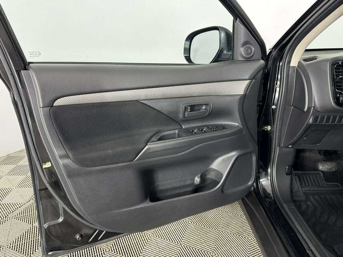 Купить Mitsubishi Outlander с пробегом. Фото: #7