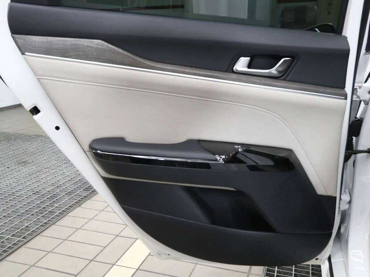 Купить Kia K5 с пробегом. Фото: #7