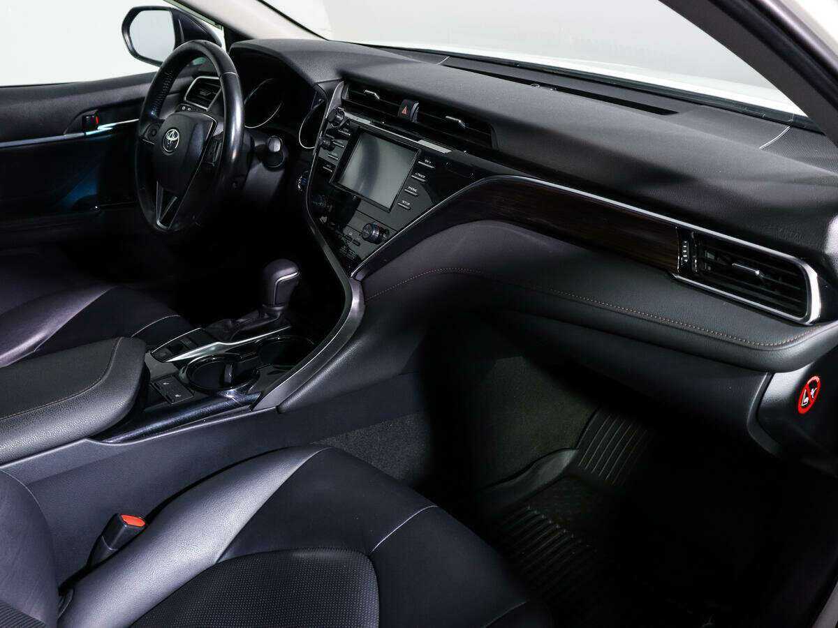 Купить Toyota Camry с пробегом. Фото: #6