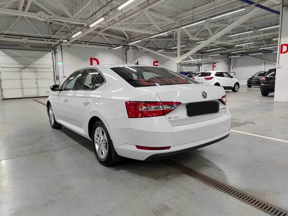 Купить Skoda Superb с пробегом. Фото: #6