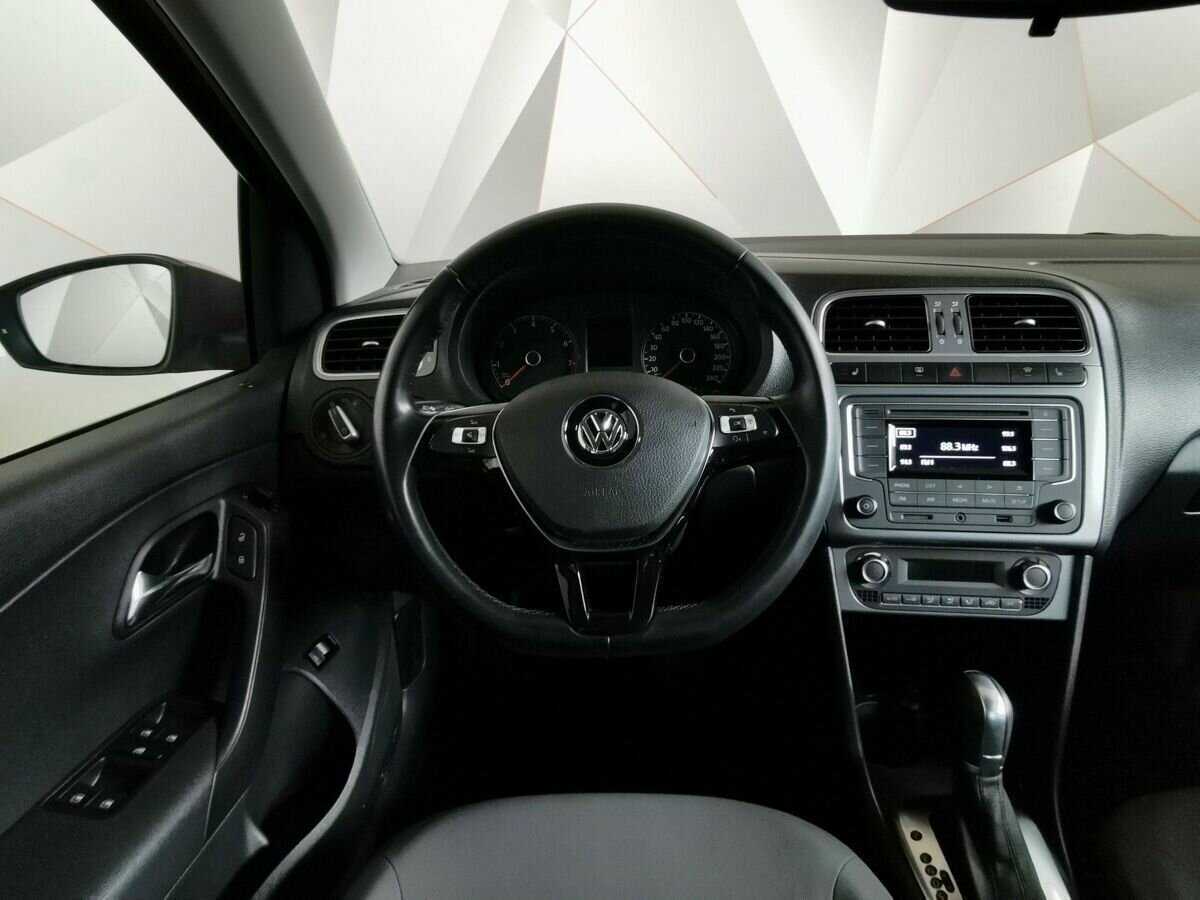 Купить Volkswagen Polo с пробегом. Фото: #14