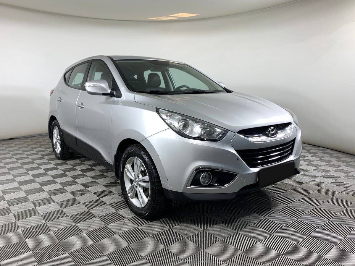 Купить Hyundai ix35 с пробегом. Фото: #2
