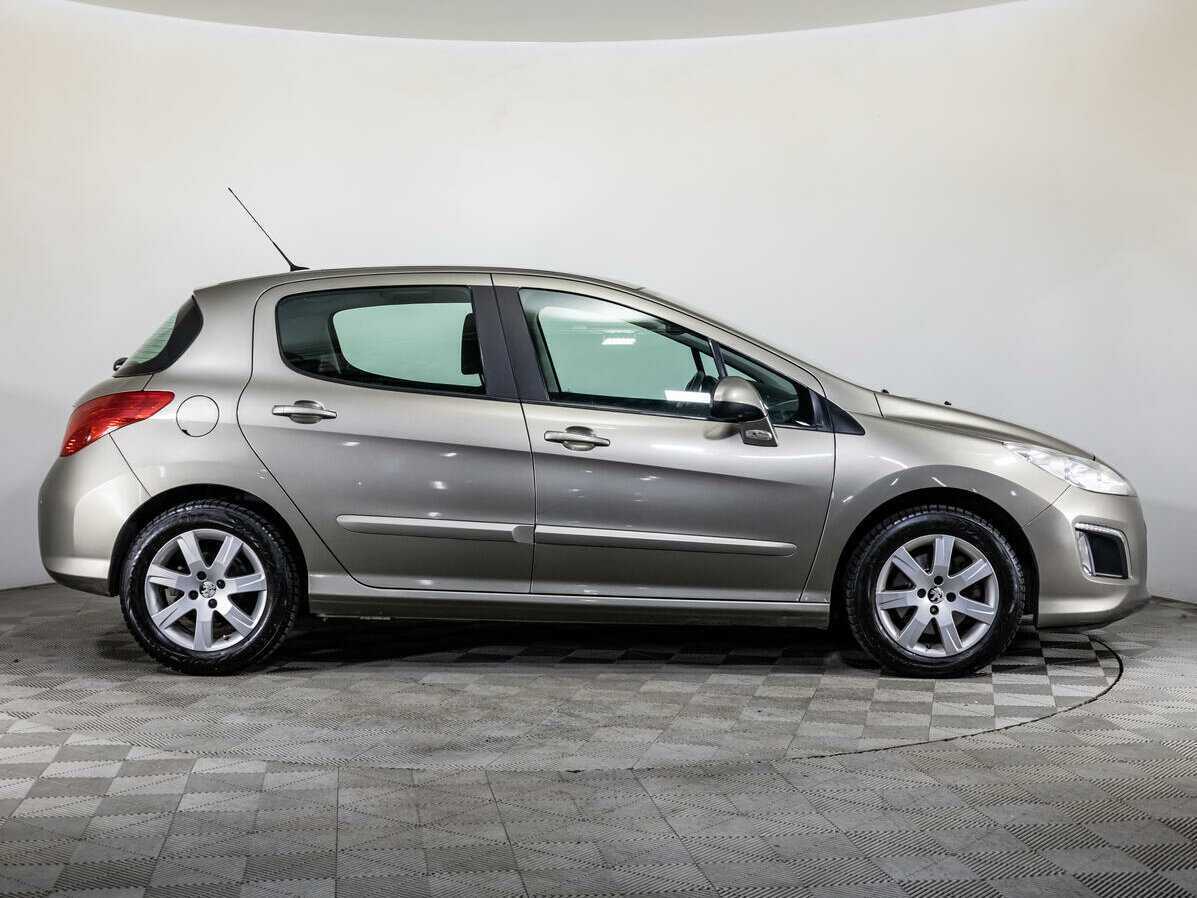 Купить Peugeot 308 с пробегом. Фото: #3
