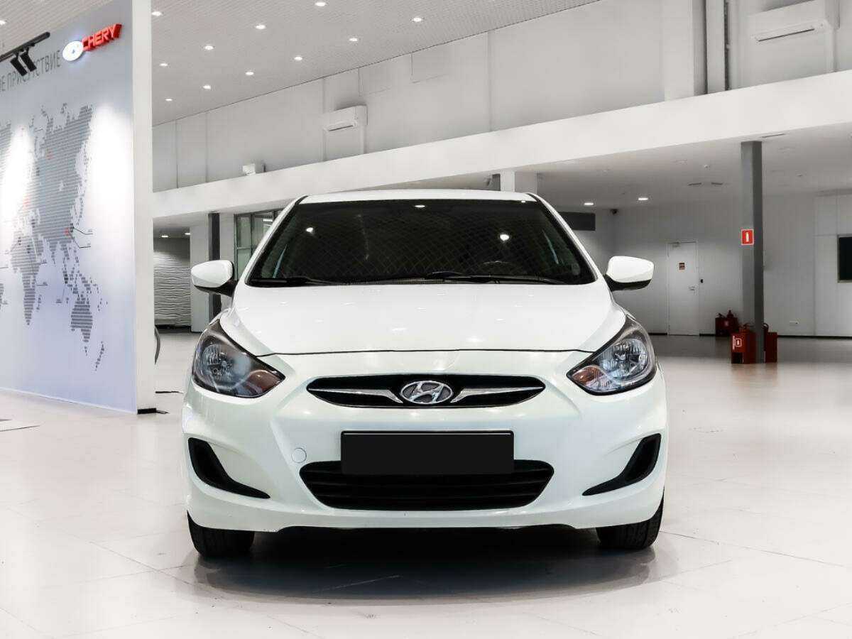 Купить Hyundai Solaris с пробегом. Фото: #1