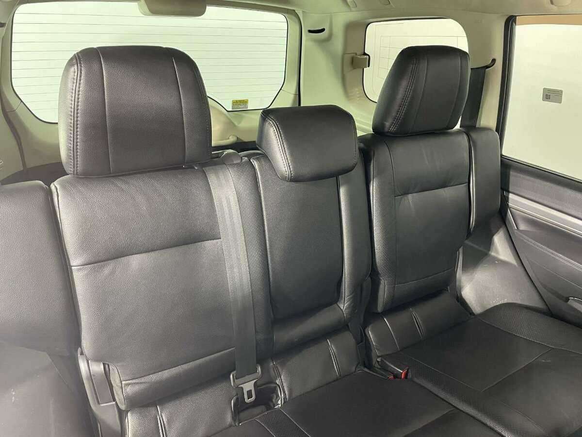 Купить Mitsubishi Pajero с пробегом. Фото: #12