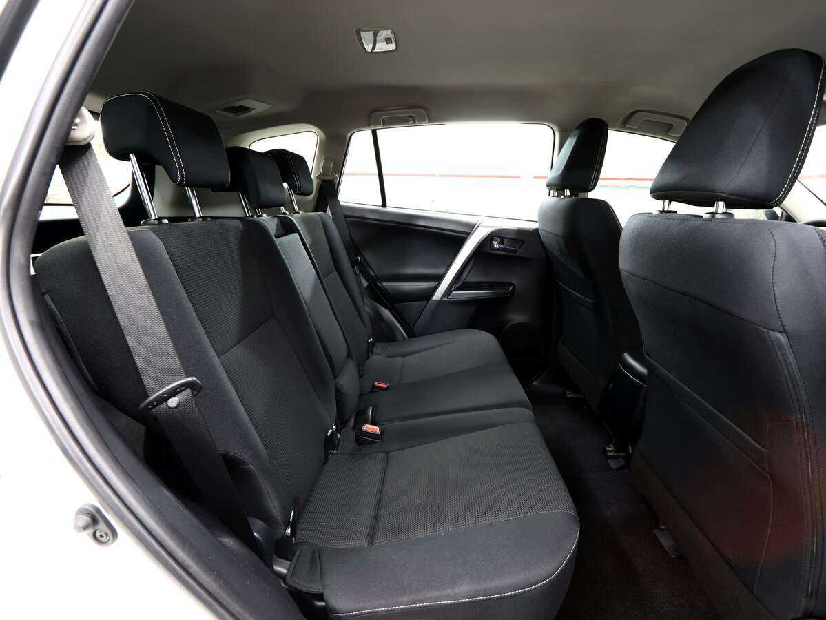 Купить Toyota RAV4 с пробегом. Фото: #19