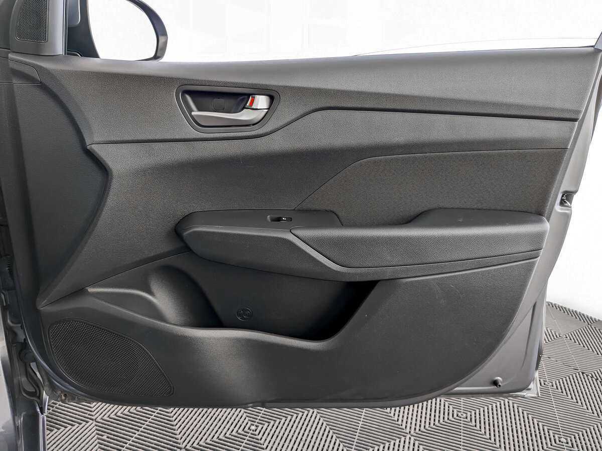 Купить Hyundai Solaris с пробегом. Фото: #19