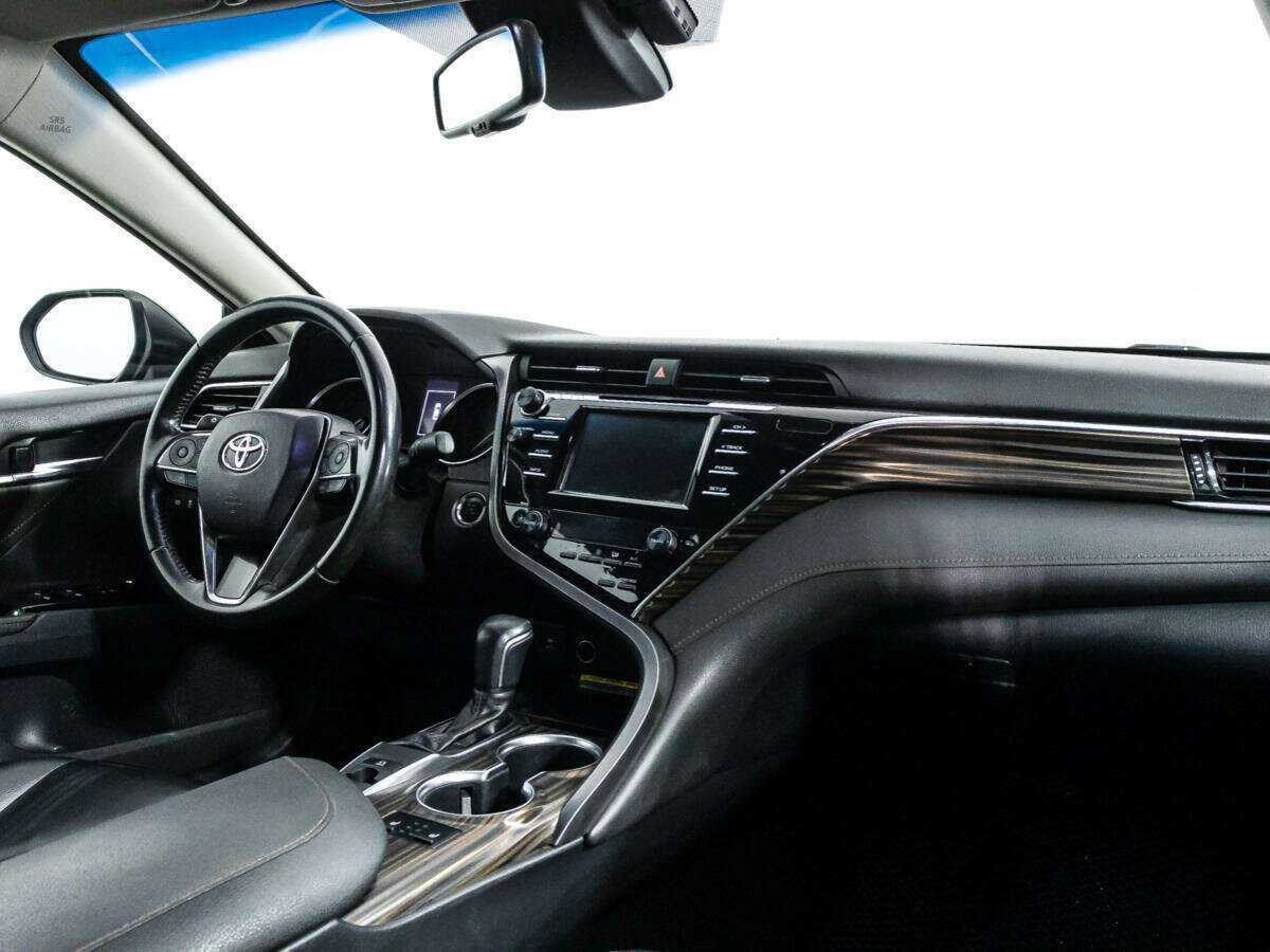 Купить Toyota Camry с пробегом. Фото: #8