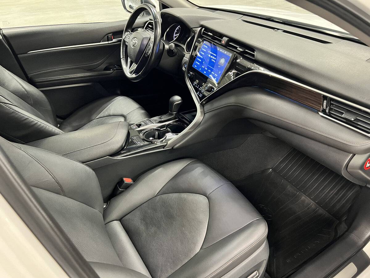 Купить Toyota Camry с пробегом. Фото: #10