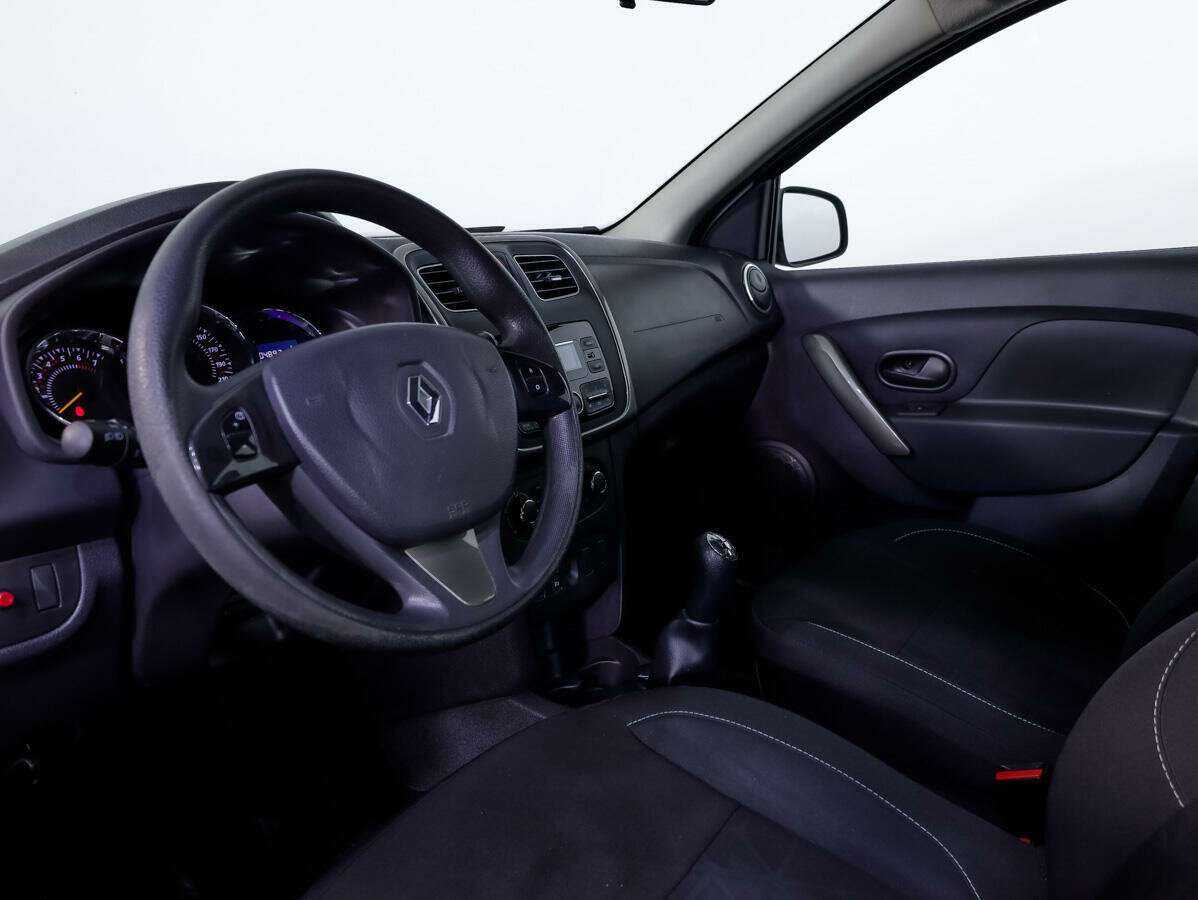 Купить Renault Sandero с пробегом. Фото: #10