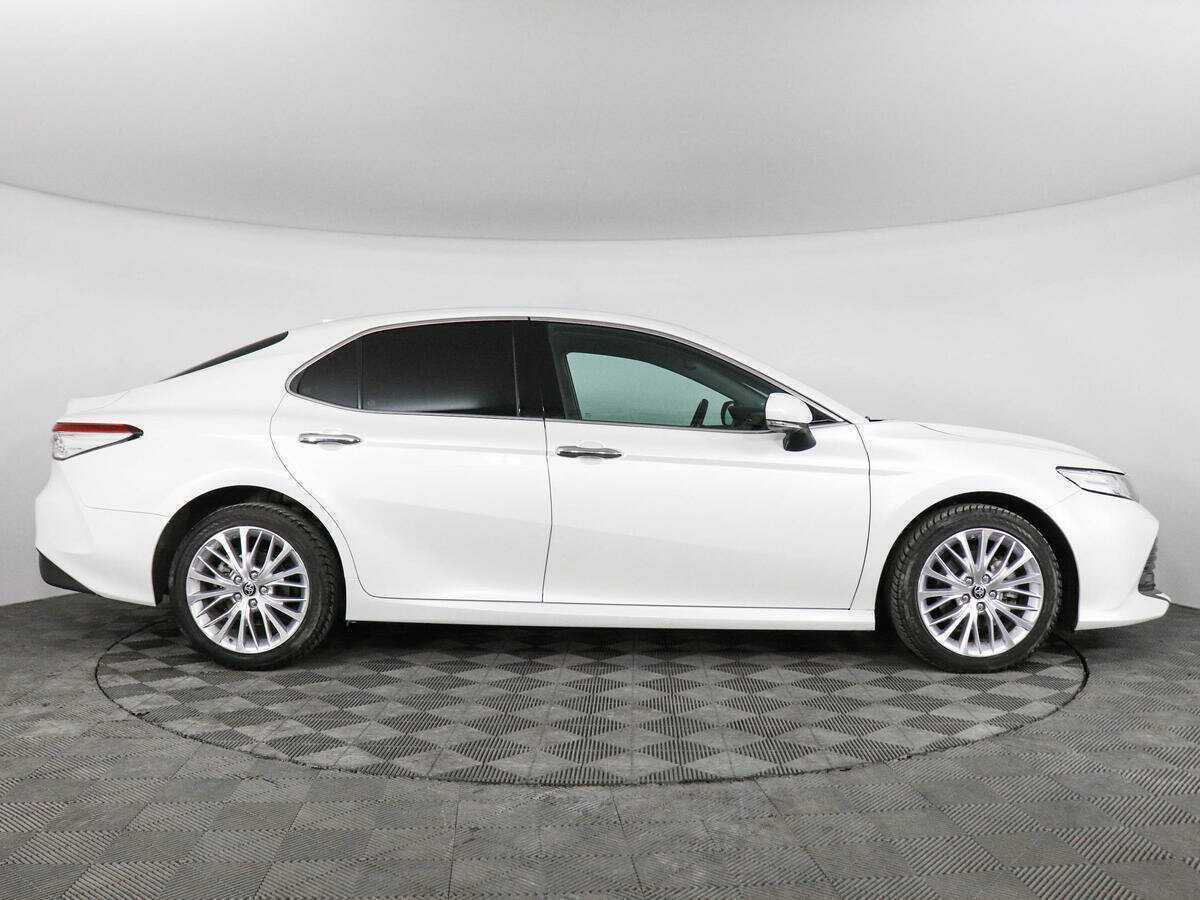 Купить Toyota Camry с пробегом. Фото: #3