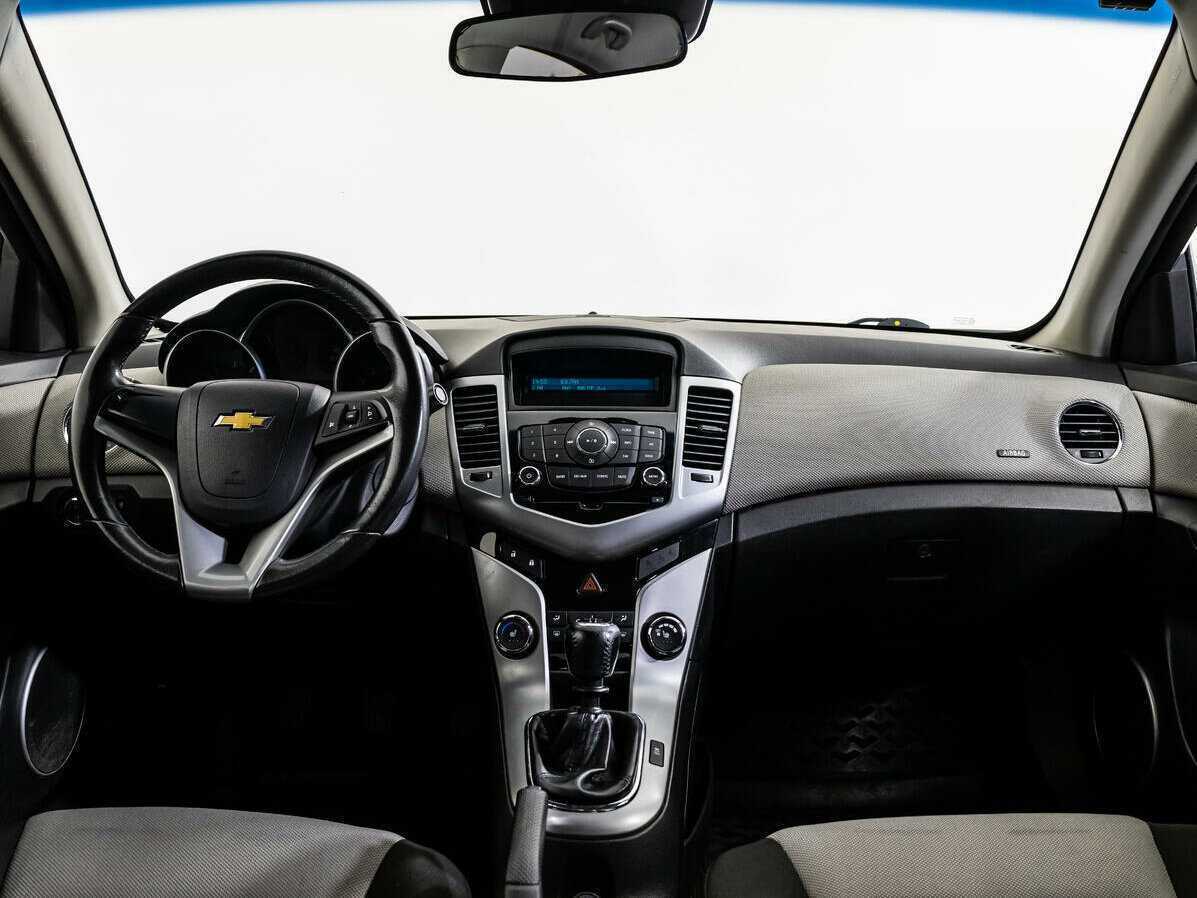Купить Chevrolet Cruze с пробегом. Фото: #9