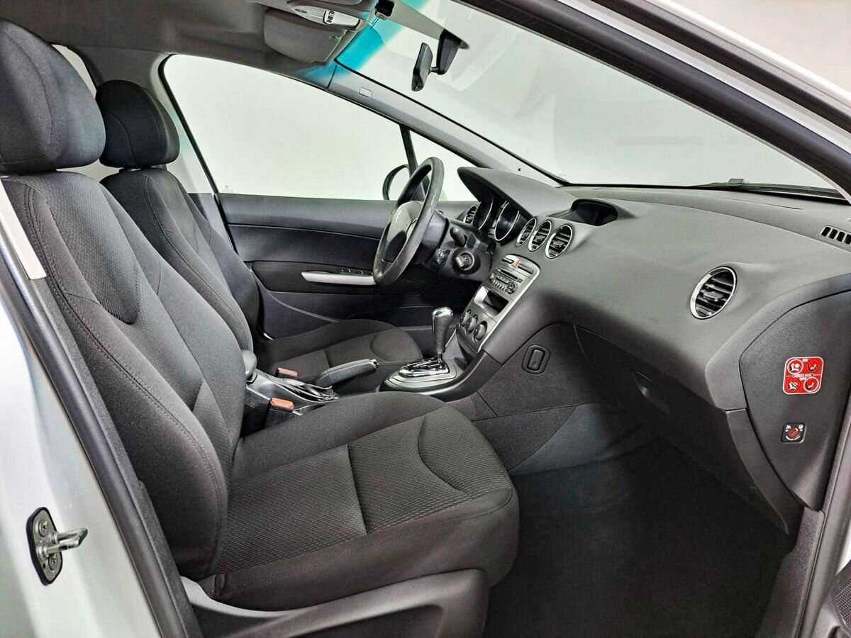 Купить Peugeot 408 с пробегом. Фото: #6