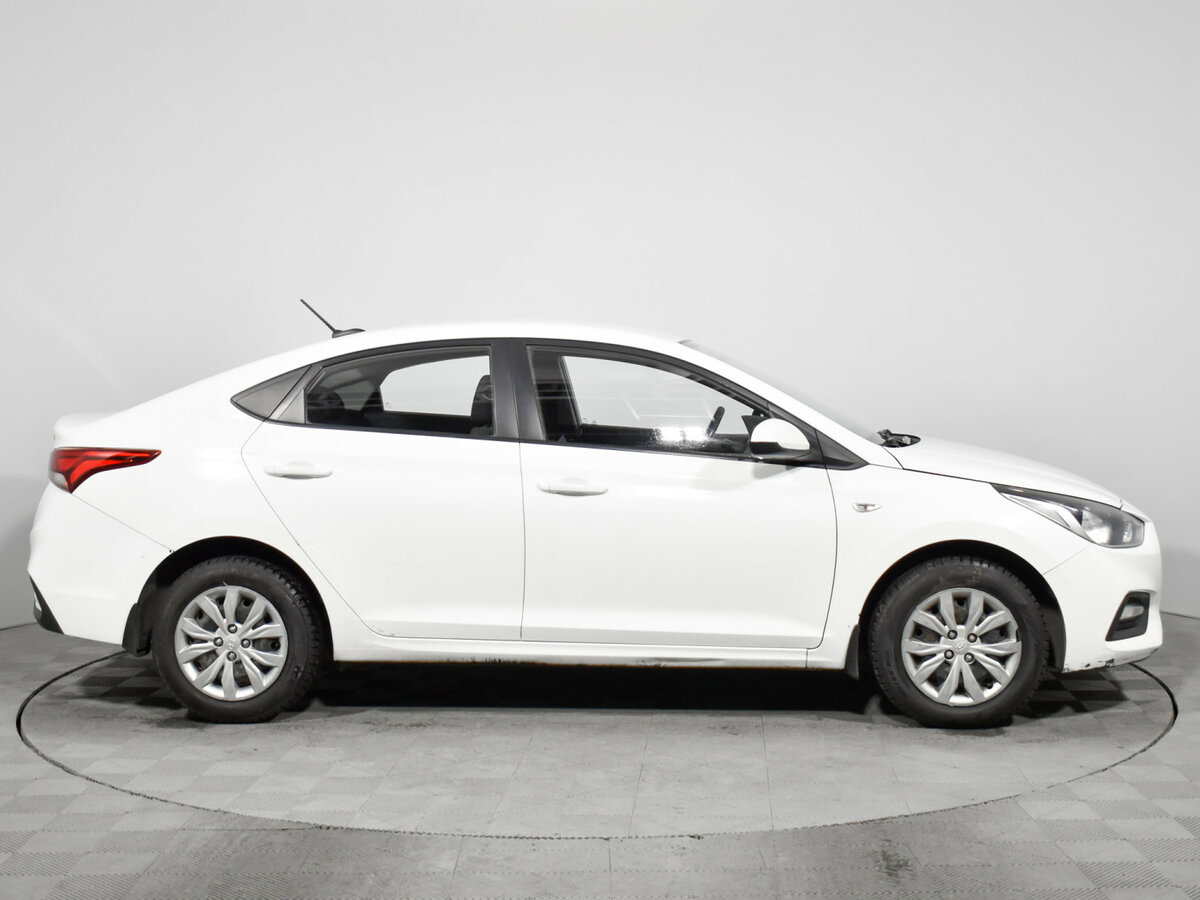 Купить Hyundai Solaris с пробегом. Фото: #3