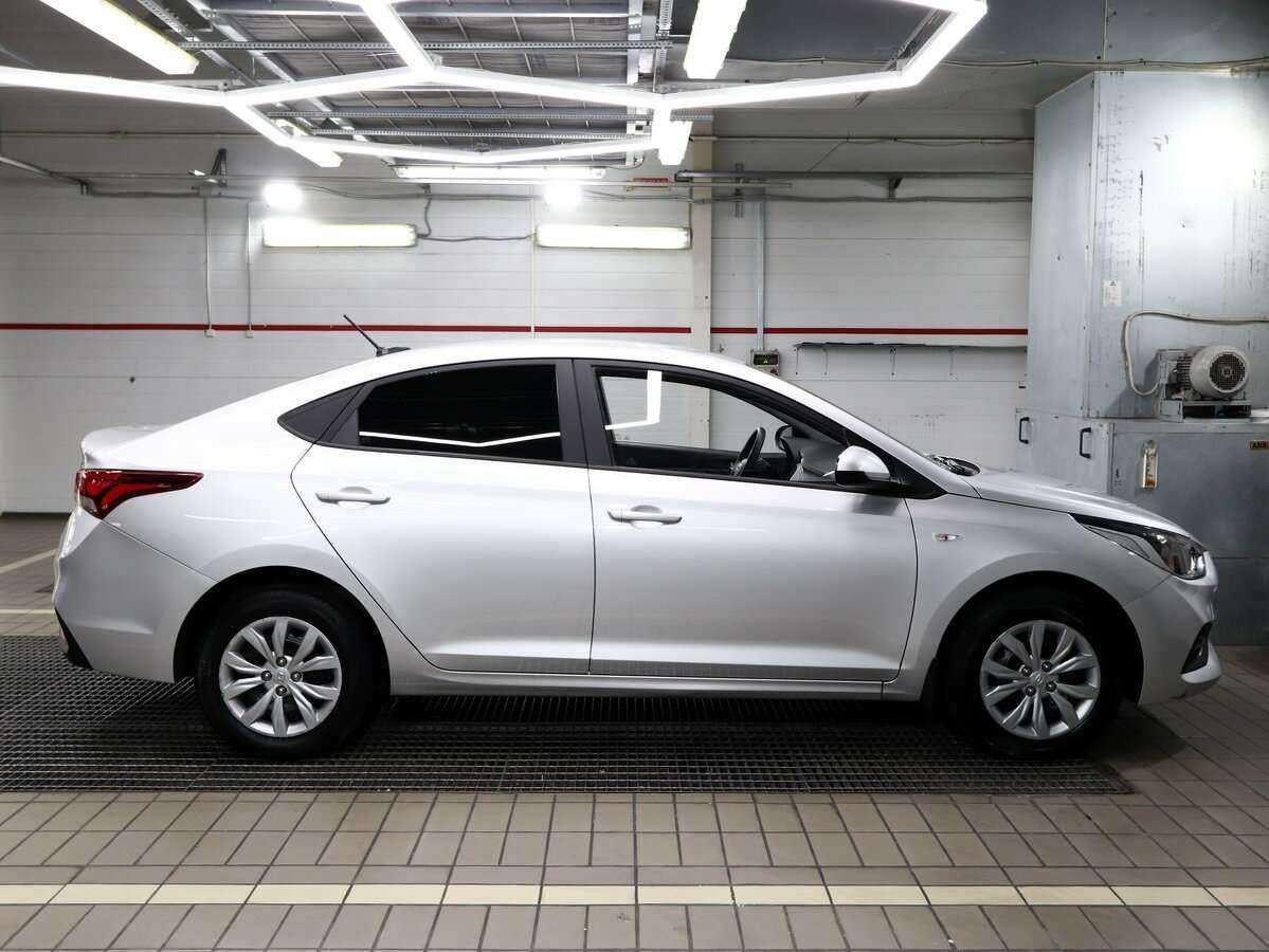 Купить Hyundai Solaris с пробегом. Фото: #2
