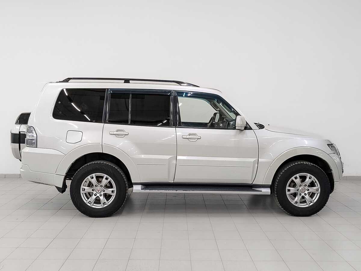Купить Mitsubishi Pajero с пробегом. Фото: #3