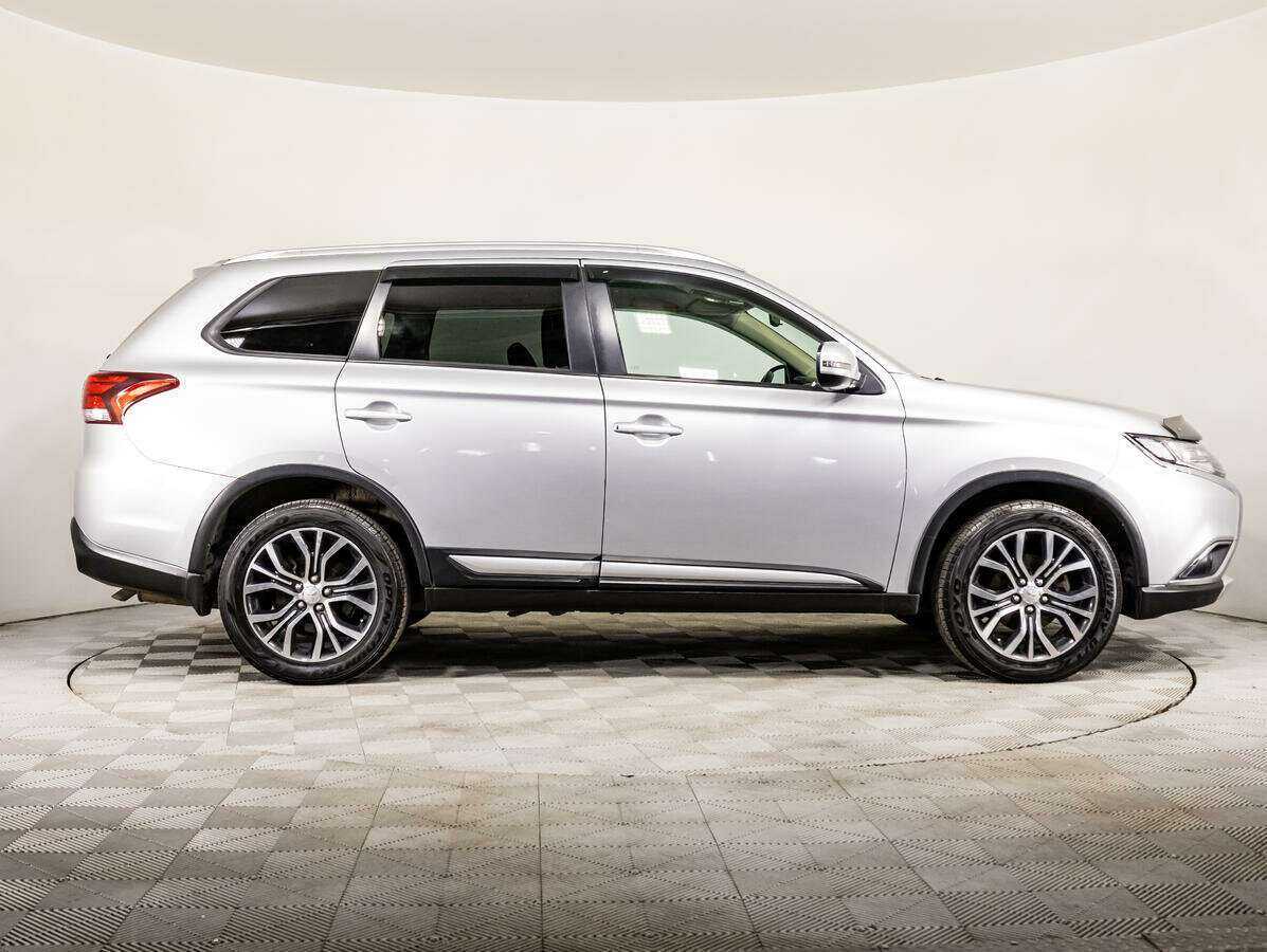 Купить Mitsubishi Outlander с пробегом. Фото: #3