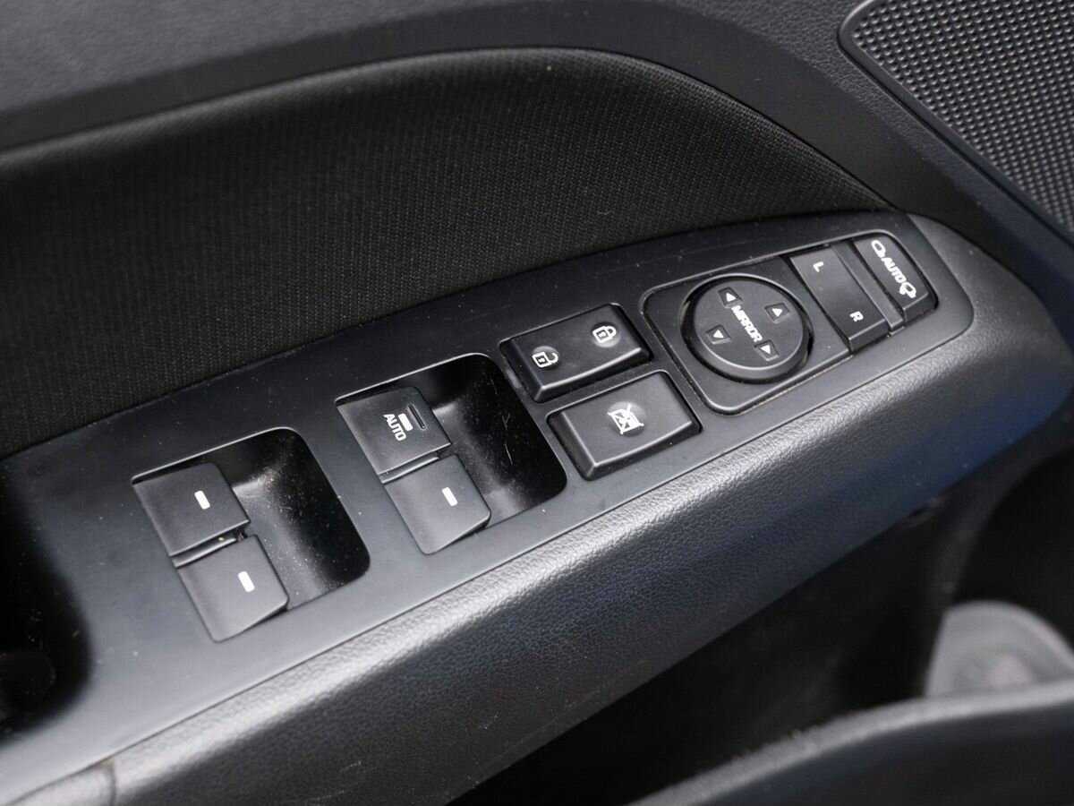 Купить Hyundai Elantra с пробегом. Фото: #13